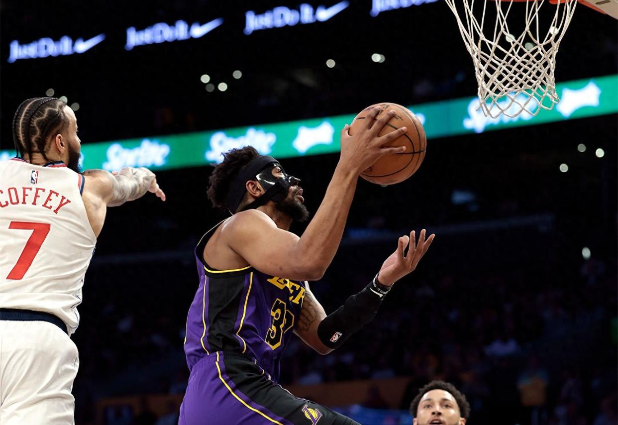 九游旧版本下载链接-Ning新星比赛局势复杂表现突出，湖人前途光明！全场沸腾不已(新湖人阵容)