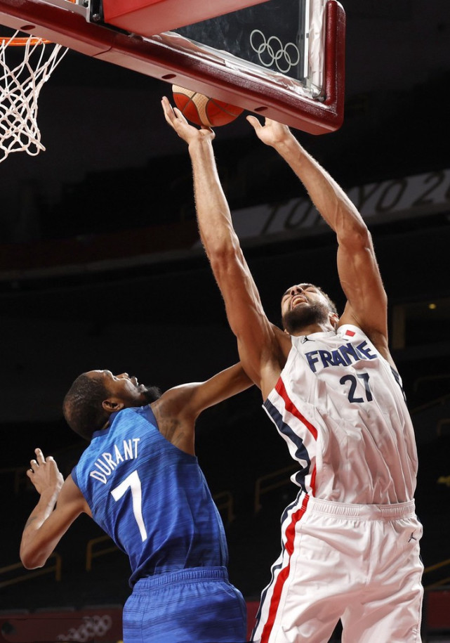 九游游戏旧版本-波尔图发布备战花絮；今晨造点机会；NBA常规赛任务艰巨；纪律约束更严格(拉尔萨皮蓬最新消息)