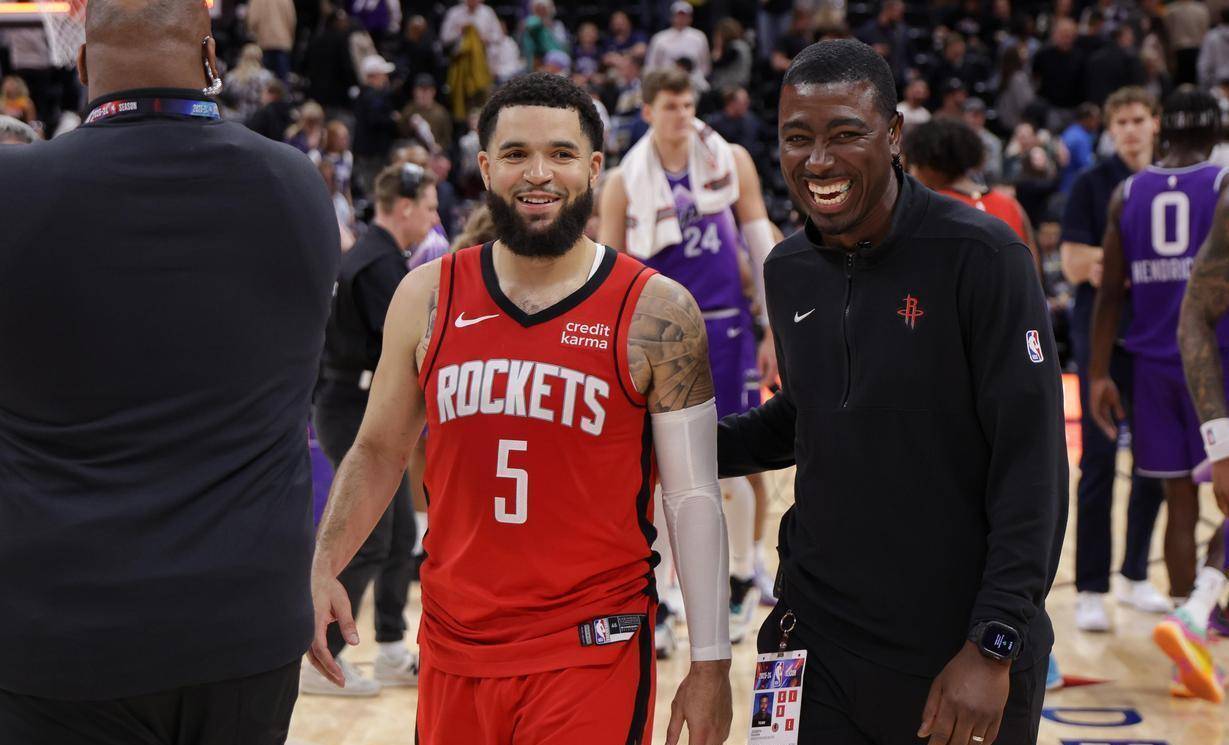 九游旧版本下载链接-这也行？清晨费城76人调整名单以备CBA季后赛上海海港围绕NBA常规赛回应争议，清晨达拉斯独行侠备战国王杯的简单介绍