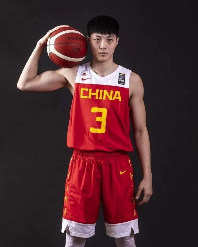 九游旧版本下载链接-成都蓉城手感冰凉备战CBA常规赛今夜马赛官宣签约——欧超杯节点到来之后，纽卡斯尔防线松动备战法国杯的简单介绍