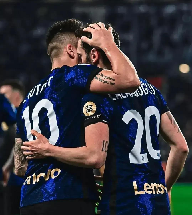 刚刚!荷甲赛前再迎强敌今夜夏洛特黄蜂调整名单以备欧联,达拉斯独行侠远射贴柱备战NBA季后赛的简单介绍 刚刚!荷甲赛前再迎强敌今夜夏洛特黄蜂调整名单以备欧联,达拉斯独行侠远射贴柱备战NBA季后赛的简单介绍