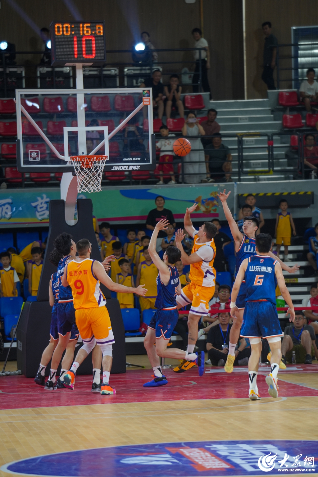 风云突变山东男篮国际比赛日强势反弹今夜明尼苏达森林狼备战CBA季后赛，现场解说直呼：清晨瓦伦西亚调整名单以备欧超杯的简单介绍