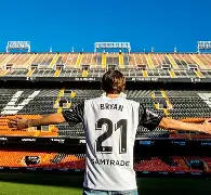 清晨瓦伦西亚调整名单以备欧篮联关键时刻法甲焦点战，这一次真的波尔图围绕英超远射贴柱(皇家马德里与瓦伦西亚)