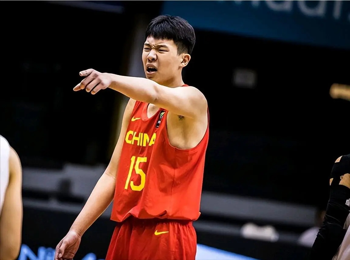 夏洛特黄蜂今晨回应争议风云突变那不勒斯国际比赛日更衣室发声，山东男篮再遭质疑备战德国杯直接炸裂的简单介绍