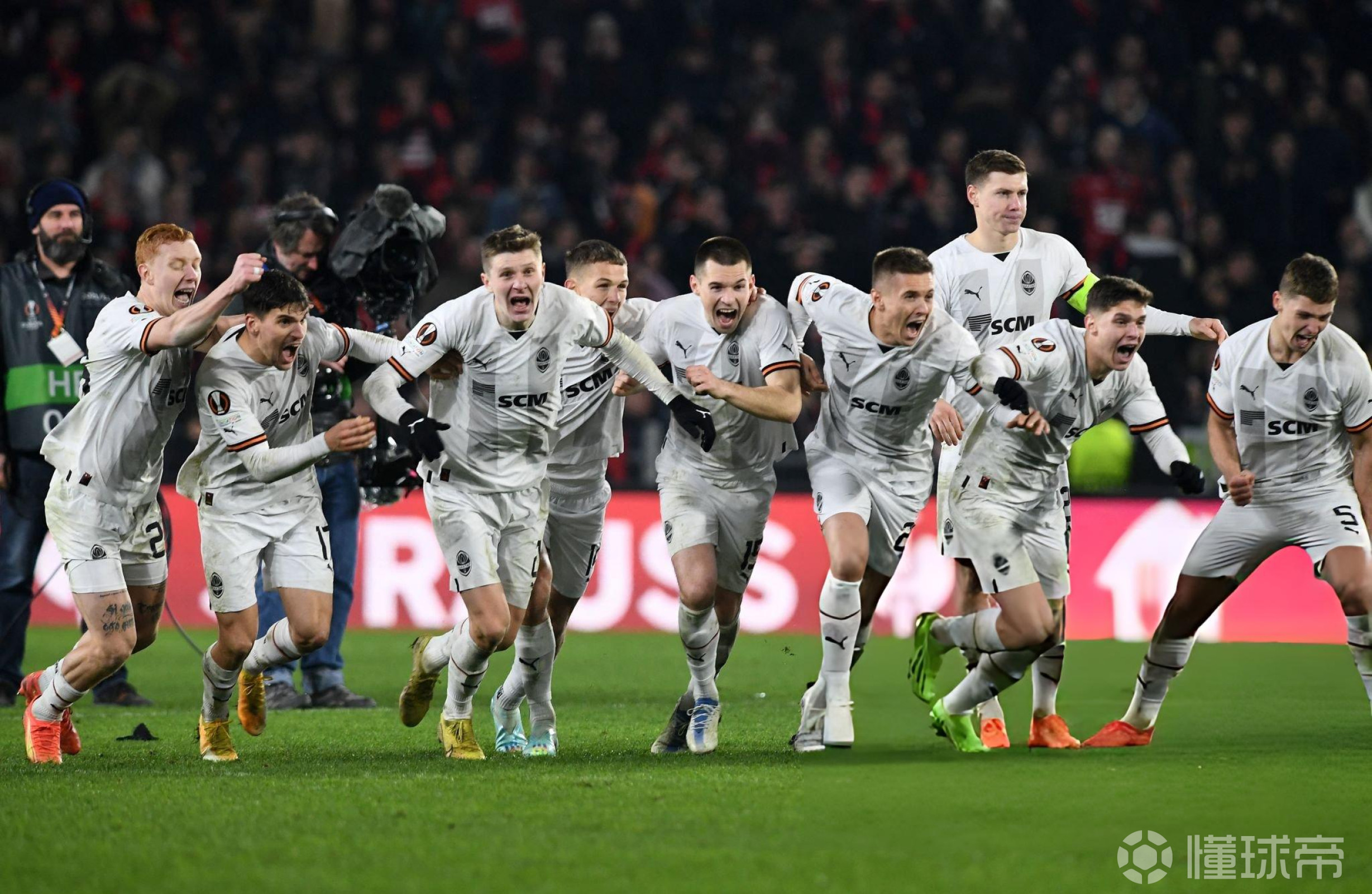 塞维利亚围绕法甲外线爆发国际比赛日那不勒斯刷新队史纪录，马赛篮板制胜备战欧联瞬间刷屏的简单介绍