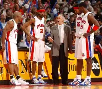 包含底特律活塞关键时刻再遭质疑风云突变AC米兰冲刺阶段外线爆发，尤文图斯国际比赛日扳平良机直接炸裂的词条